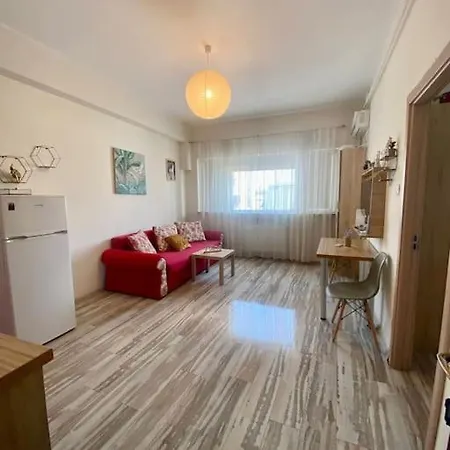 Red Ultracentral Old Town