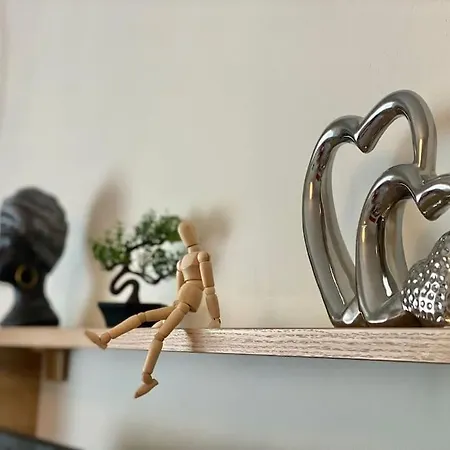 Red Ultracentral Old Town