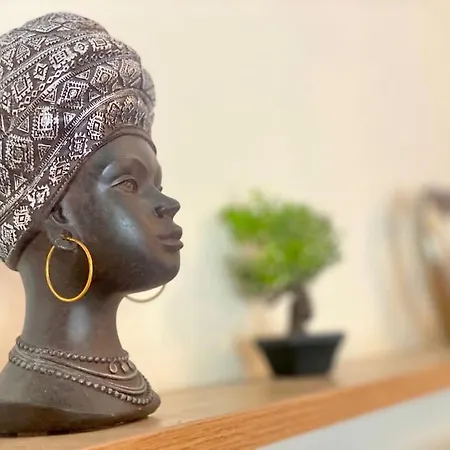 Red Ultracentral Old Town Апартаменты